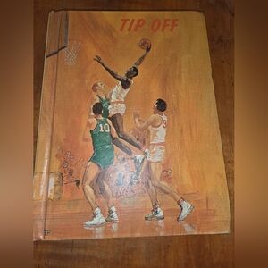 Tip Off - Evelyn Lunemann Roger Herrington Sports Mystery Series Benefic Press